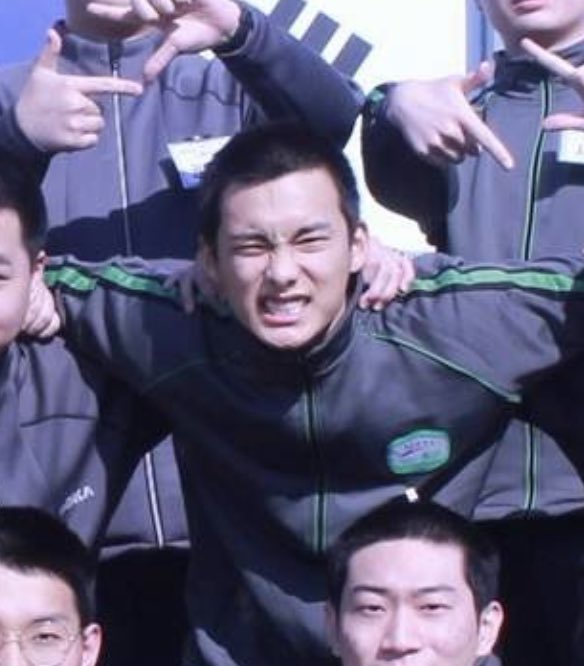 junheest2's tweet photo. all the grinny and smiley faces junhee keeps giving us on his military photos im 😭 https://t.co/q3rkKLZJpX