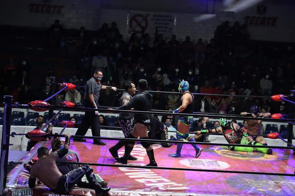 LaTijeraLucha's tweet photo. #Impulso, #Belial, #Astrolux y #GuerreroMixtecoJr se imponen en una lucha cuatro vs cuatro ante #HijoDelBandido, #DementXtreme, #Freelance y #Venganza en la segunda batalla en el #AnIVersario de #ProduccionesAVE en la #ArenaLopezMateos ...
#latijeraluchalibre https://t.co/TEJVrQSMqe