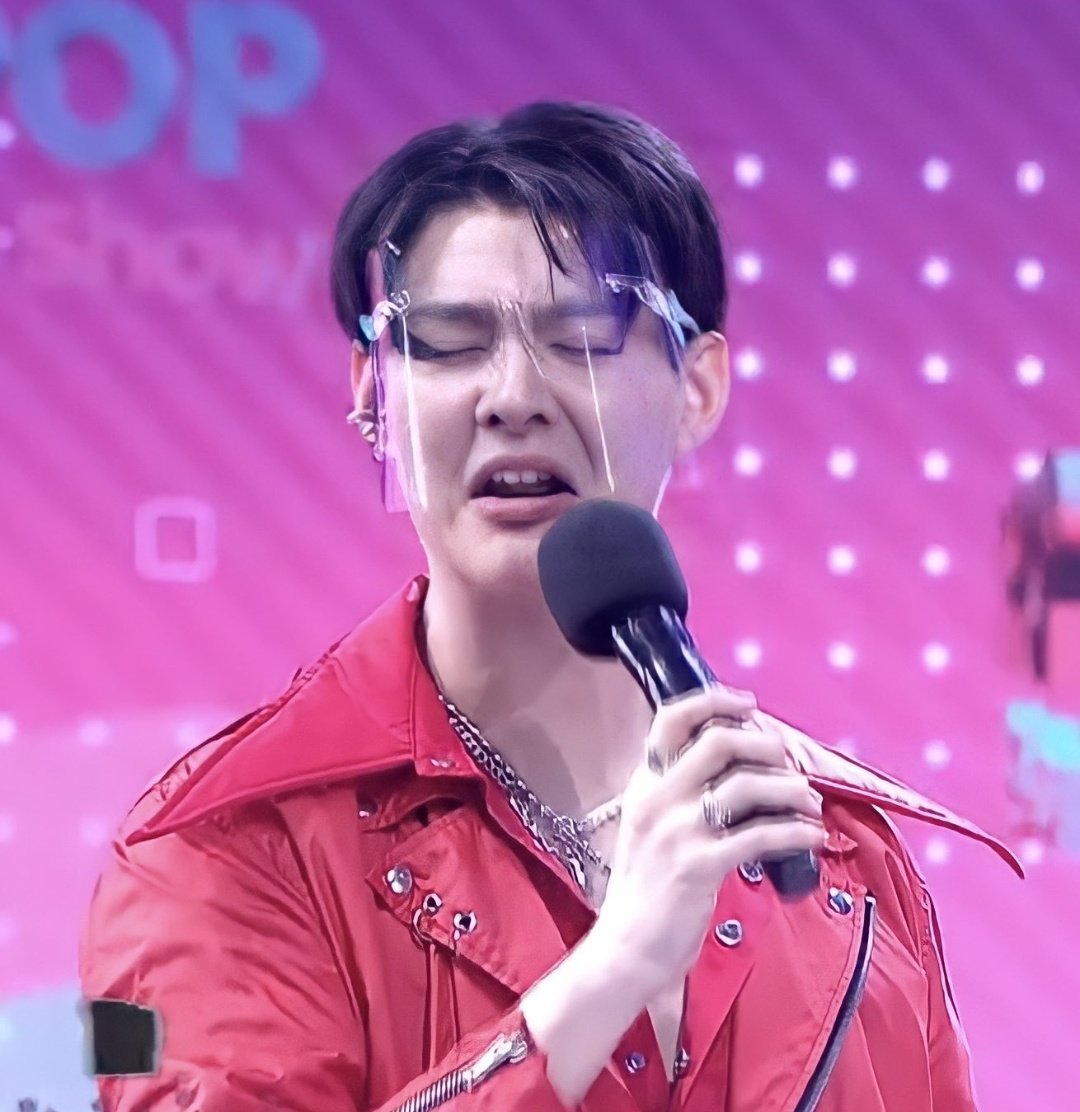 saintzzang1234's tweet photo. 센 못살아 귀여워서😆😆😆
THPOP SAINT EP28
#TPopStageShowEP28 https://t.co/vREiM2LHZ4