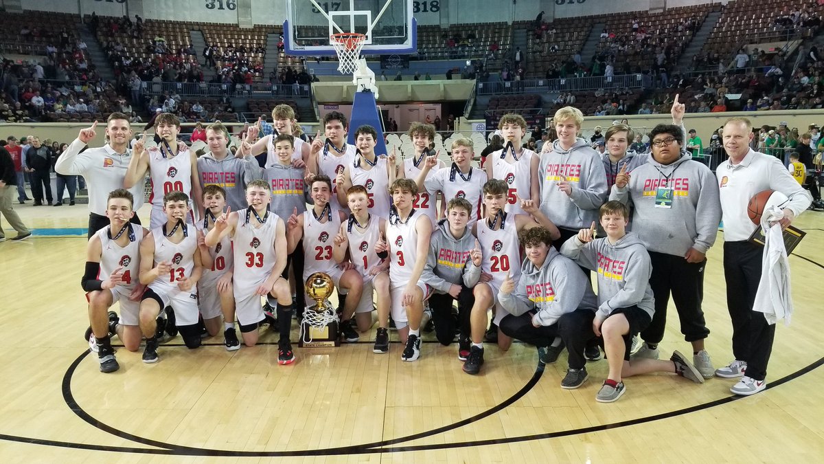 SydneyGriggs24's tweet photo. Hey Coach Shackelford, I’ll tweet it for you😉 YOU’RE STATE CHAMPS DALE!!!!!🏆 https://t.co/y7ycrZlvnU