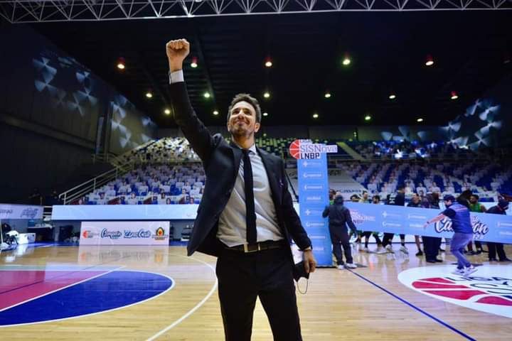 fermartinezlar's tweet photo. El argentino 🇦🇷 Nicolás Casalánguida @CasalanguidaN es el nuevo entrenador de @Aguada_oficial para lo que resta de la Liga Uruguaya @LUB_Uy https://t.co/Mi3ht2n1Le