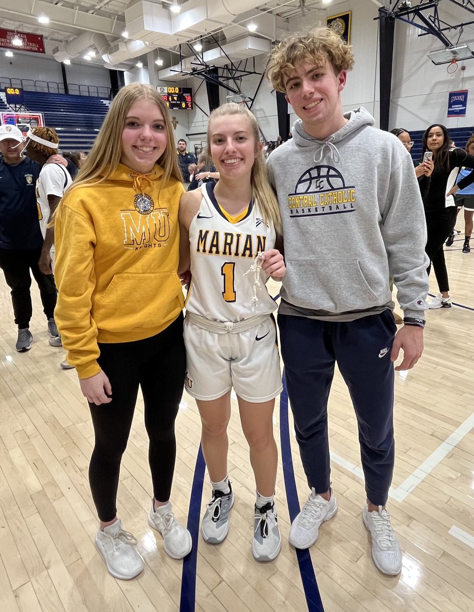 WehnerJoan's tweet photo. Beyond proud of you ⁦⁦@WehnerJayla⁩ 🏀 Love the way you always compete💛💙 #sweet16 #winningmatters ⁦@MarianUnivWBB⁩ https://t.co/Npm2LkQdOS