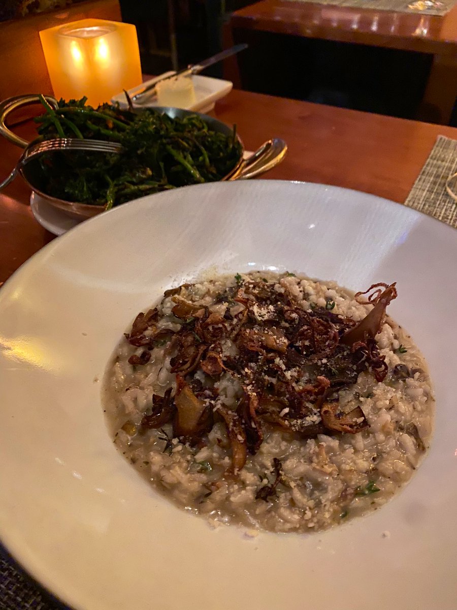 auntzanne's tweet photo. Thank you @tomcolicchio and team at @craft_newyork for a truly memorable meal. No one was packing their knives for this risotto! Also appreciate your dishes and drinks with a social conscious. 🇺🇦 https://t.co/cF7BZUYc1J