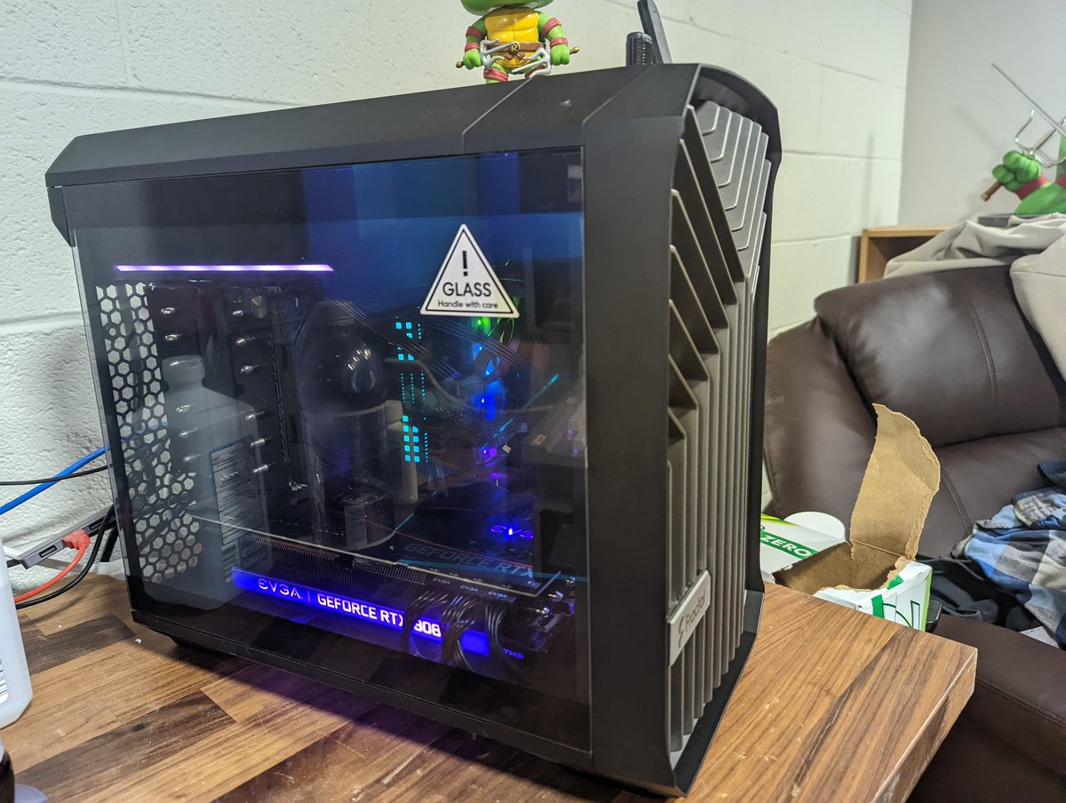 TechTeardownYT's tweet image. I went mini ITX. And dropped the AIO, went with a scythe fuma 2. Also got the @GIGABYTEUSA X570SI Aorus Pro AX @FractalDesignNA