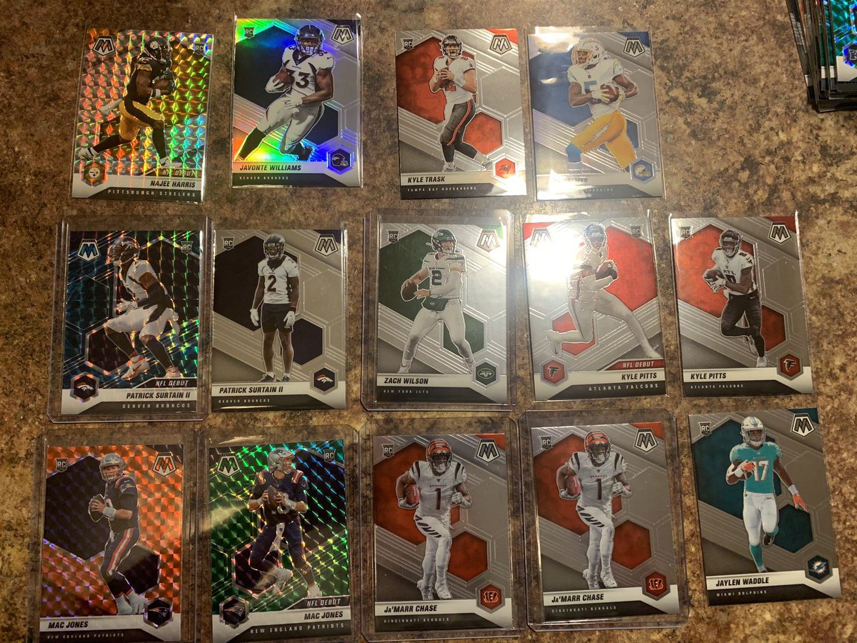 ZachsCardss's tweet photo. Couple good pulls tonight from Mosaic! #TheHobby 
@CardPurchaser https://t.co/zYa2IGUQdw
