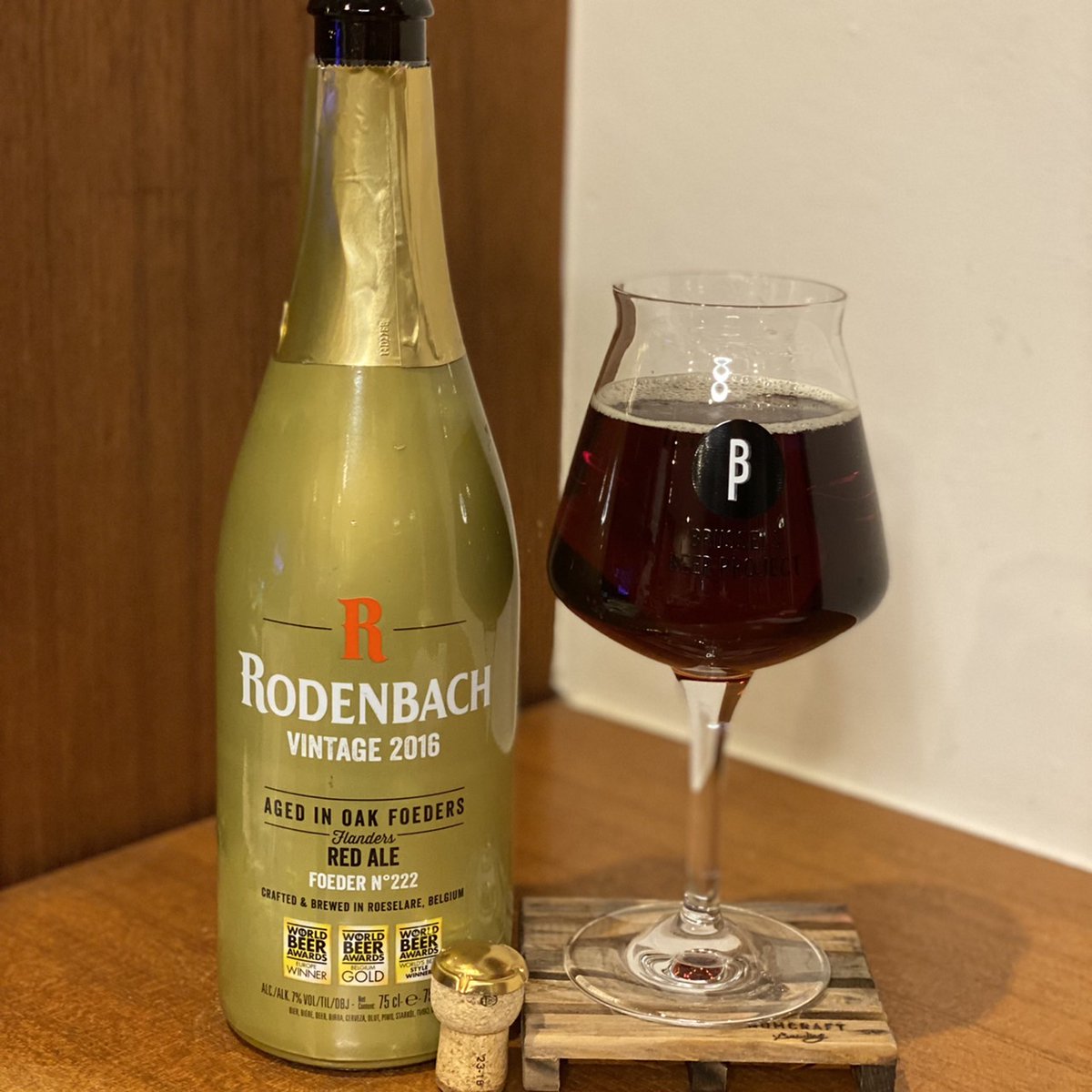 k97025's tweet photo. #belgianbier
#BrouwerijRodenbach
#FlandersRedAle
#RodenbachVintage2016 https://t.co/ovMbL3b2Vs