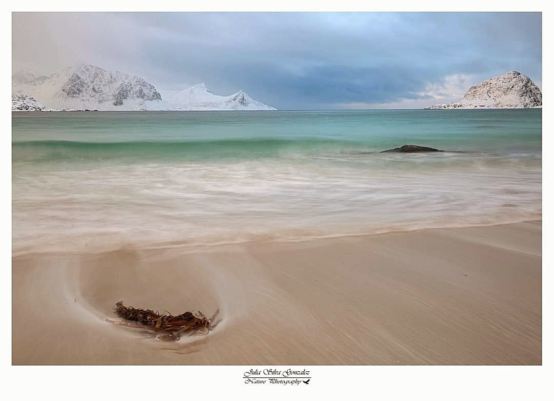 Chijuchili's tweet photo. Haukland. Una playa de la isla Lofoten..

#Lofoten
#nature_photo
#naturephotogrsphy
#canonespana
#landscapedesign 
#landscapephotography
#paisaje
#naturephotography 
#naturelovers 
#naturecaptures 
#nature_brilliance https://t.co/5xaXxJ8Ih3