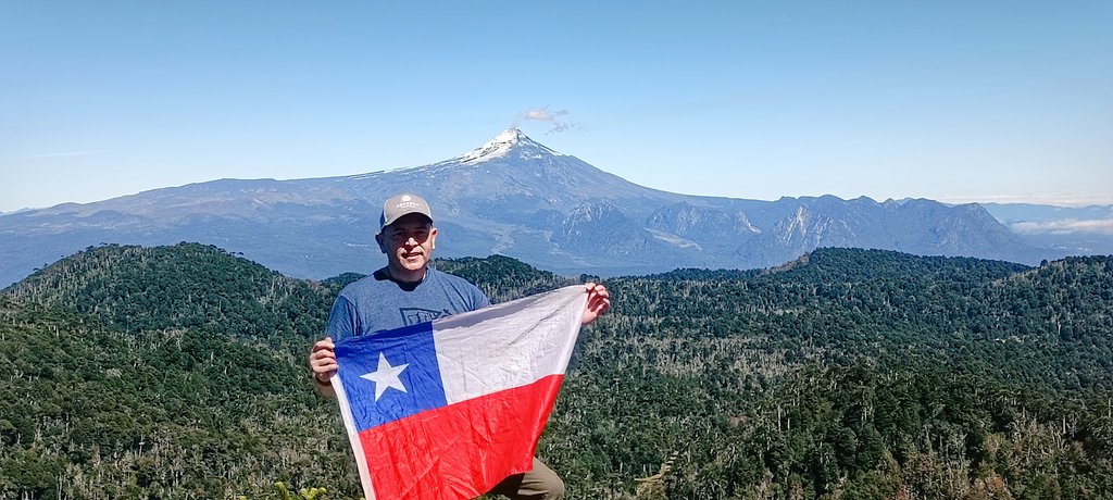 temukkano's tweet photo. Hoy hice el trekking #SantuarioElCañi en la zona de #Huife #Pucón Maravilloso nuestro 🇨🇱. Varios pudimos llegar al mirador que está en la cima, en el camino hay hermosas lagunas, arriba se tiene vista 360° a 4 volcanes y 2 lagos. A mi espalda el Ruka Pillán #100Recomendable https://t.co/g5TDlTwaz8