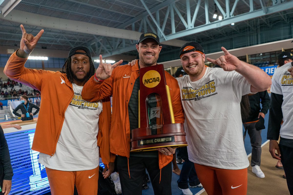 CoachSion's tweet photo. 2022 NATIONAL CHAMPIONS 🏆🤘🏼

I am so PROUD to be part of this team, make @TexasTFXC history, qualify two male throwers in the shot put (@Tripp_Piperi🥈), and contribute to my first TEAM title. What an incredible way to end a memorable indoor season!
•
#ThrowsBySion
#FloKnows https://t.co/fxSrvrny6F