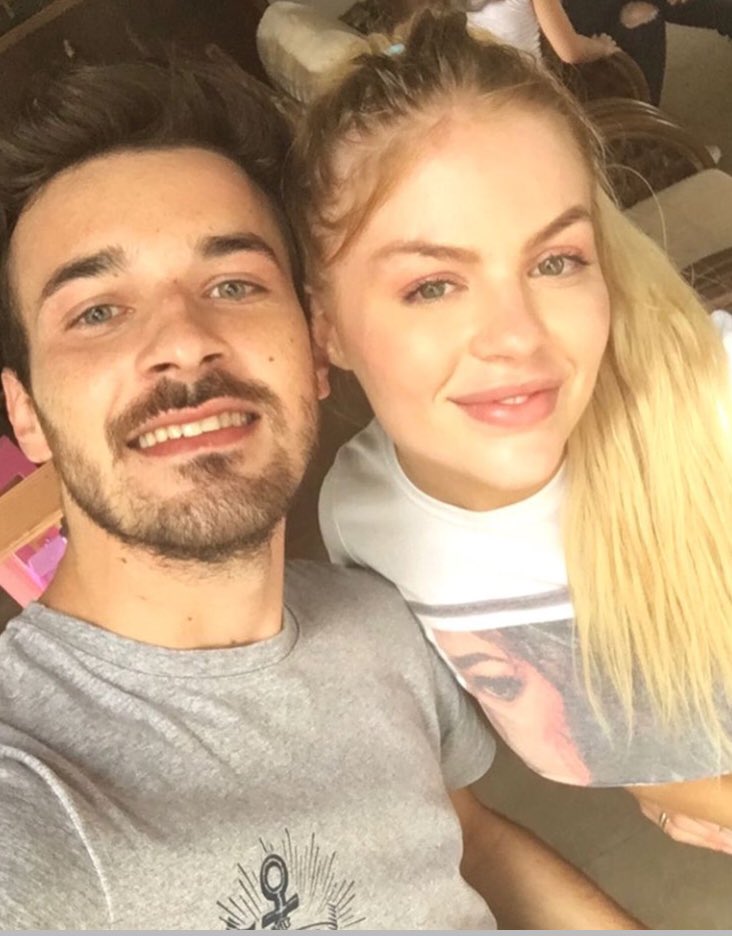 JuniorCastroH's tweet photo. Vendo Luísa Sonza no BBB e só querendo um show dela agora e lembrando desse dia quando quando conheci  @luisasonza https://t.co/4w9nnUpmid