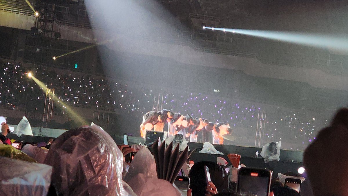hope__army's tweet photo. 애들아 30대도 40대도.....60대도...
제발 방탄소년단 해주라🙏
언제나 ARMY는 소녀이고, BTS는 소년일테니💜

I vote for #BTSARMY for the #BestFanArmy at the #iHeartAwards @BTS_twt https://t.co/4OaS3tvgn5