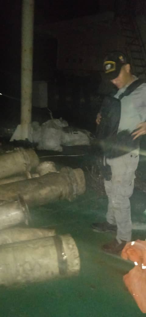 AB_Guardacostas's tweet photo. A bordo de medios Navales empleados por la Estación @AB_EPGPF se efectuó abordaje e inspección al Buque Tanque "PROTEO" (el cual se encuentra en condición especial de desincorporación), donde se detectaron 700 kilogramos de material estratégico. https://t.co/wRaWSUQbhl