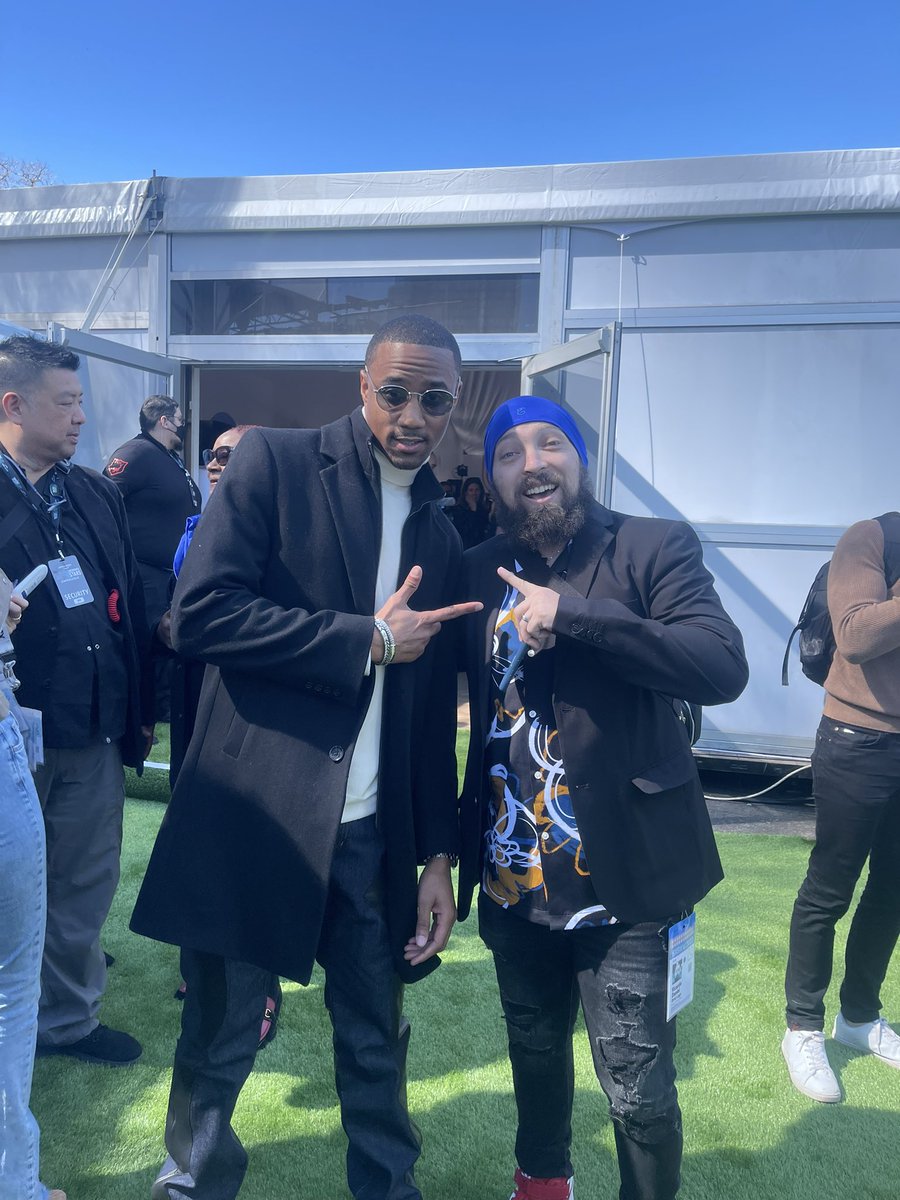 DanyanCatSQ's tweet photo. Wero si alcanzó su foto con veloz y yo me atonté jejeje, intentaré tomármela en la fiesta mientras tengo mi foto con Vengador fake 

Trailer s3 👊🏻 🦸🏼‍♂️🔥

https://t.co/cgmMyWmOlK https://t.co/JpUx66tD9J