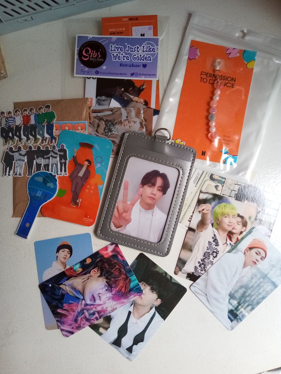 _woniesfav's tweet photo. Freebies I got yesterday💜 thank you so much @armyfinds_ph @_Vantaegguk__ @rmx13_ @1994RKlVE for these 💜💜 and @SM_Cinema ! 

#PTDLIVEVIEWING #PTD_ON_STAGE_SEOUL_day2 https://t.co/nC5Tq5ZLQV