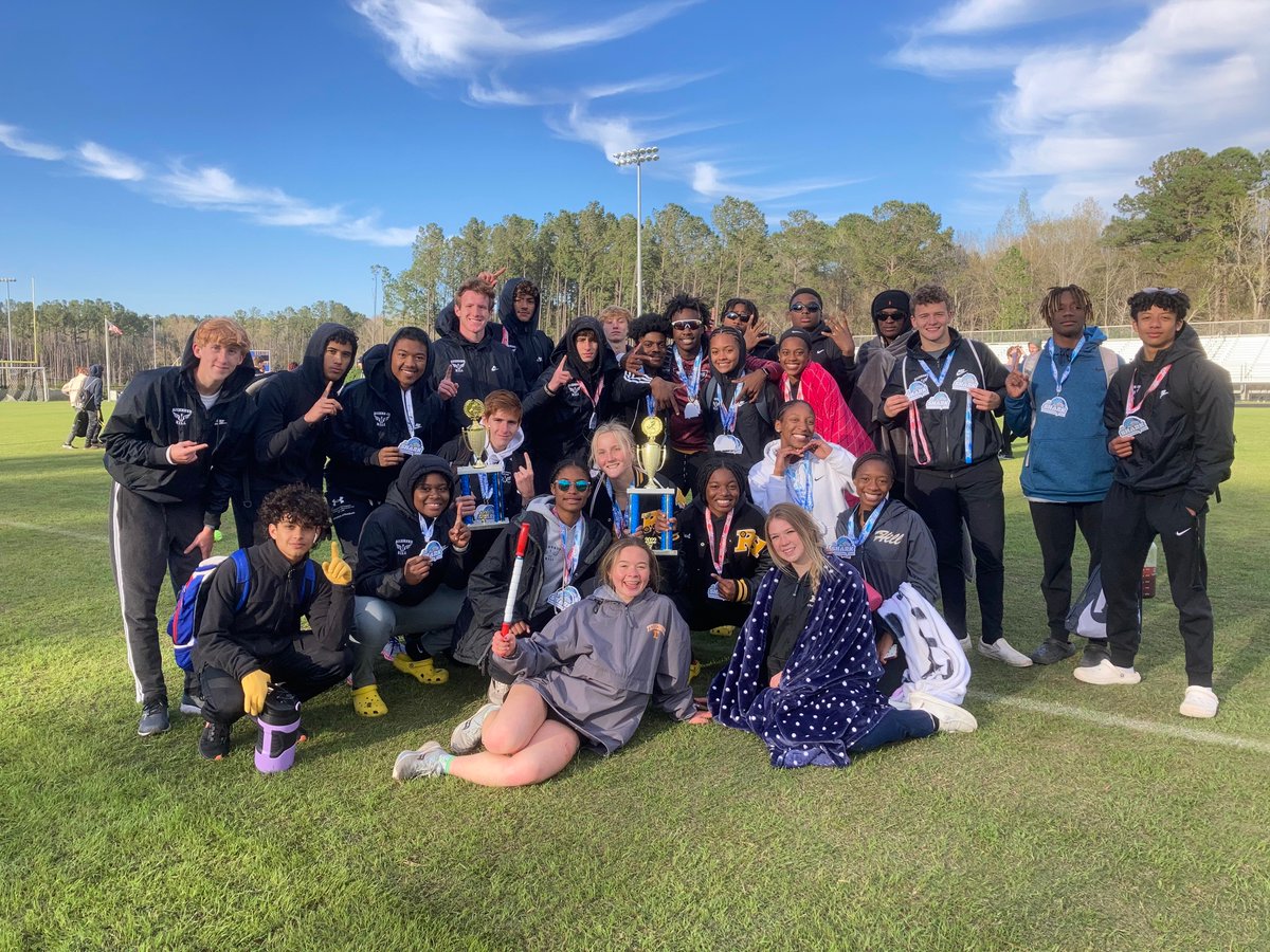 RHHSXCTF's tweet photo. Boys and girls both take 1st at the Shark Invitational. #lotsofmedals #toomuchwind #BTH @athletics_rhhs @RH_WildCatNews https://t.co/AQa4N3EROb