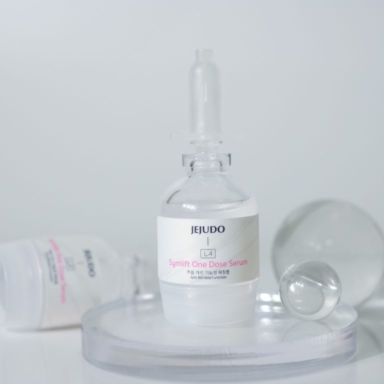 WpShopsugar's tweet photo. JEJUDO [L4] Symlift One Dose Serum 

Sale 120฿ 10ml. / 190฿ 30ml.

เซรั่มช่วยเติมเต็มริ้วรอยให้กลับมาสวยใสอีกครั้งด้วย “SymLift” สุดยอดสารสกัดจากธรรมชาติ ช่วยให้ผิวอิ่มฟู ลดเลือนริ้วรอย ร่องลึก เพิ่มความชุ่มชื้นให้กับผิว เห็นผลชัดเจนทั้ง Short Term &amp; Long Term Related products https://t.co/CC5bFEV0dD