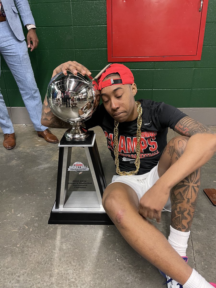 eazyrook's tweet photo. more than a trophy 🥇 https://t.co/iGv03CNX41