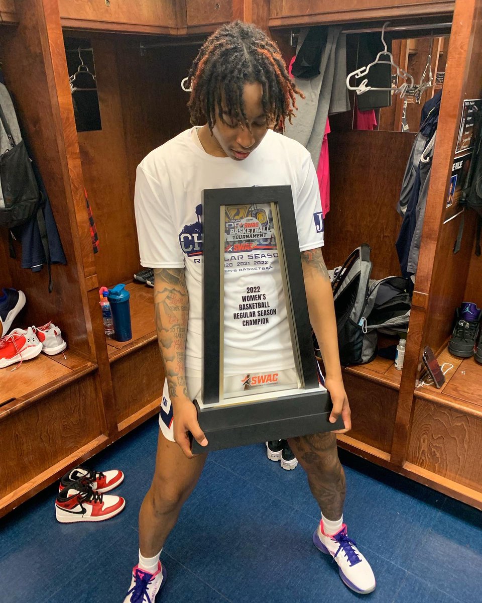 eazyrook's tweet photo. more than a trophy 🥇 https://t.co/iGv03CNX41