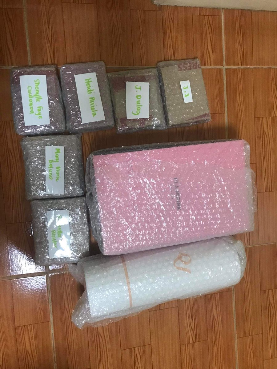 merch_multi's tweet photo. Here's the photo update:

All paid items are packed. Request for box for the light sticks. 

Sorry po talaga for the delay in shipment &amp; update. https://t.co/6zt2Zd7YEK