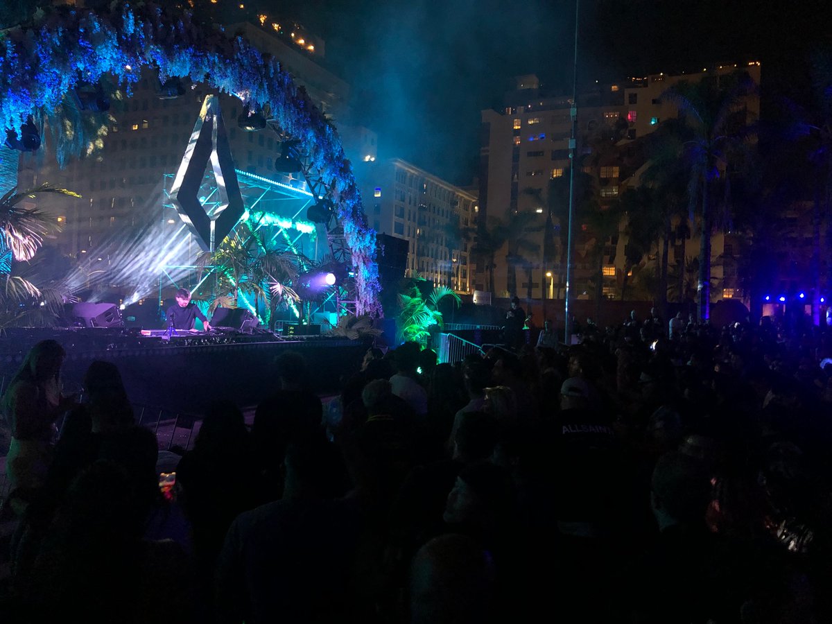anishdotai's tweet photo. #putified #LA goes hard https://t.co/E68R6kU56L