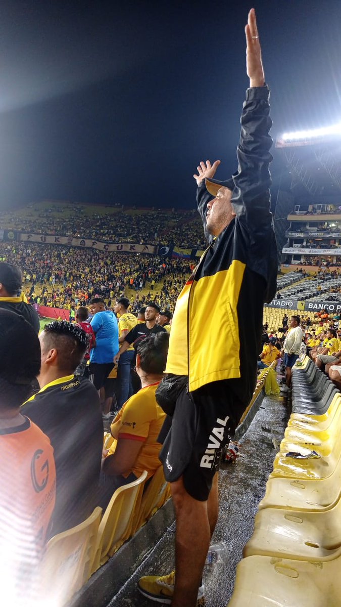 DARWINISSALSA's tweet photo. Te juré que volvería amigo @BarcelonaSC https://t.co/Jqhsx6ipCY