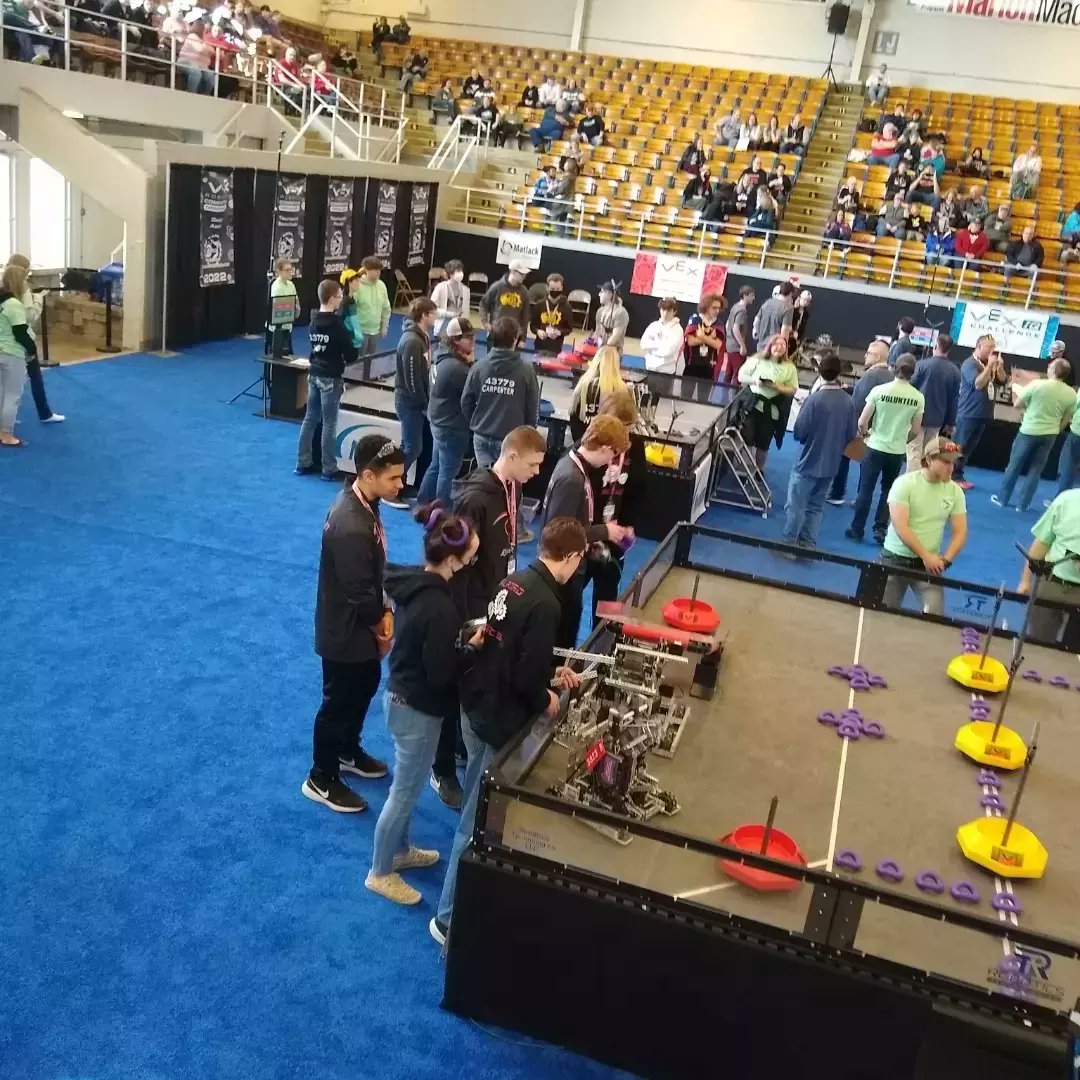 MVRobotics43050's tweet photo. 1st year at MV for us to have a HS VRC program. Incredibly proud of MVHS Robotics. VRC at HS level is extremely competitive in OH. Through hard work they fought to State. Now waiting for an email to see if our Skills Score was enough to make World's. #OneTeam6Bots #mvrobotics 🤖 https://t.co/XMgQRvKFpz