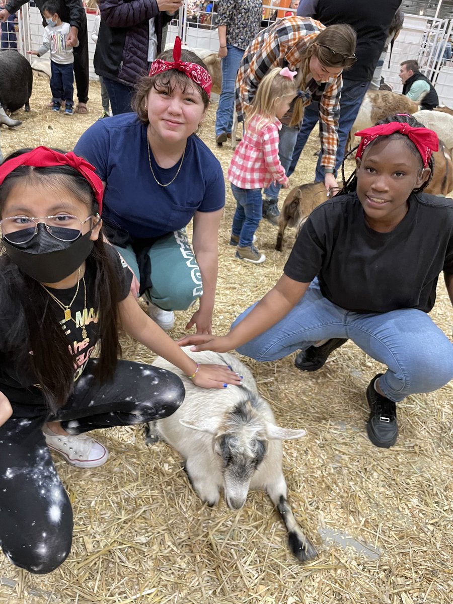 #NHCRDSPD had a blast at <a href="/RODEOHOUSTON/">RODEOHOUSTON</a>! Such a fun way to celebrate the start of spring break! Thankful for everyone who helped make this trip possible and accessible for our students! 🤠#deafed