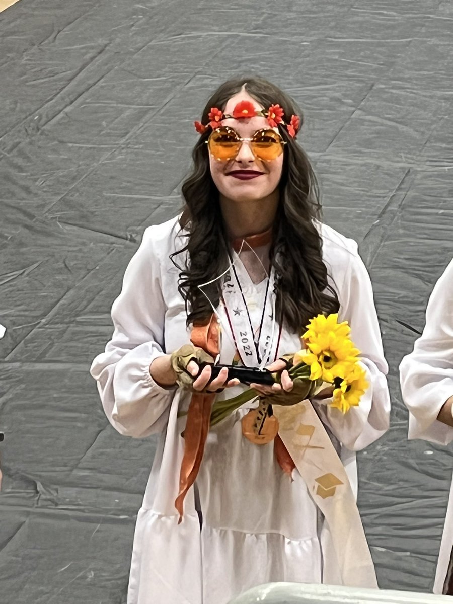 iveywe's tweet photo. Can’t believe this was her last high school performance! So proud of my senior! https://t.co/rm6uXR4eHF