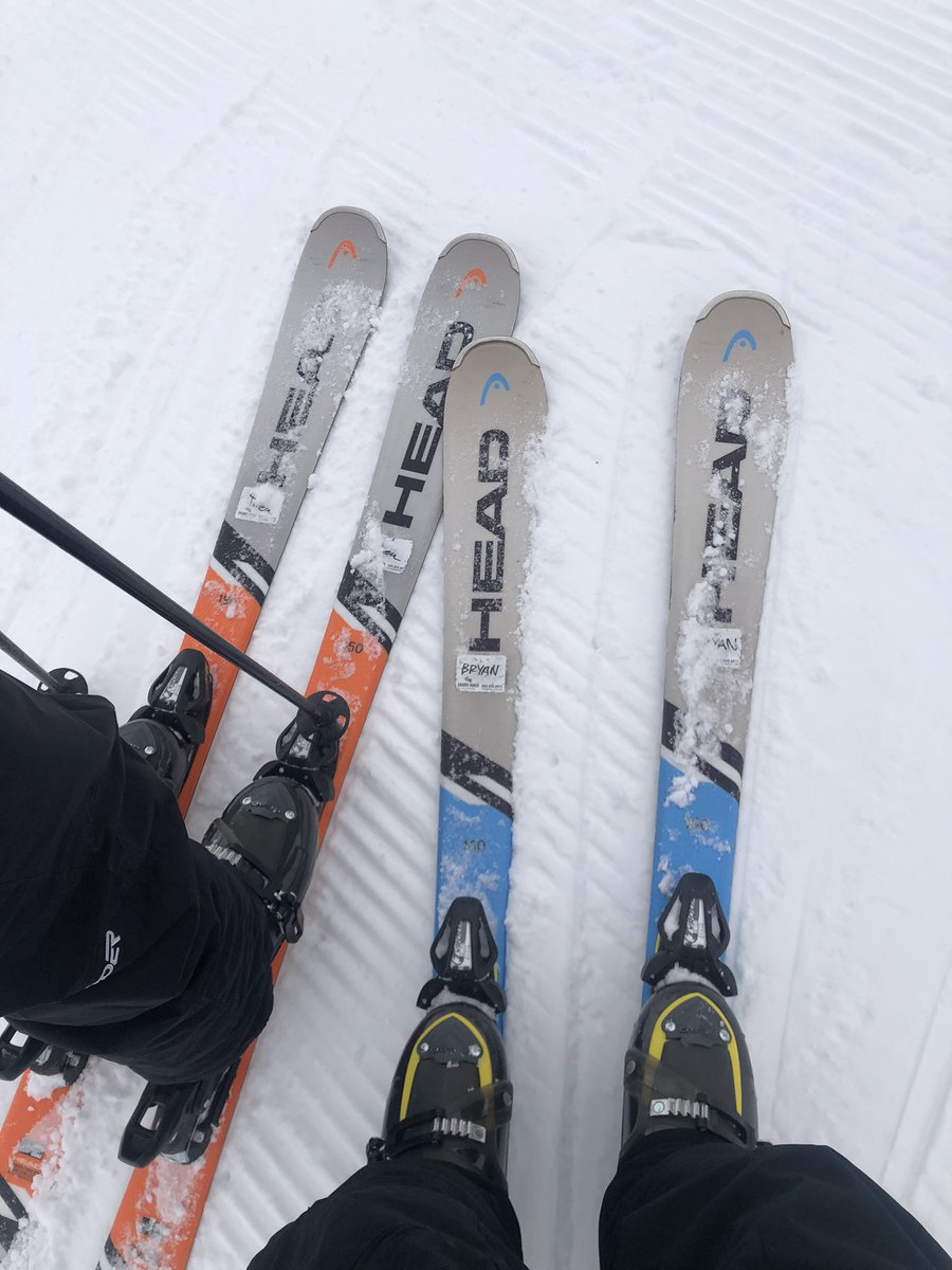 StrideCoachRA45's tweet photo. #Training at elevation is the best kind of training. Am I right? #crosstrain #hit #the #slopes #trainhappy #runhappy https://t.co/YPWxB6U6Gg