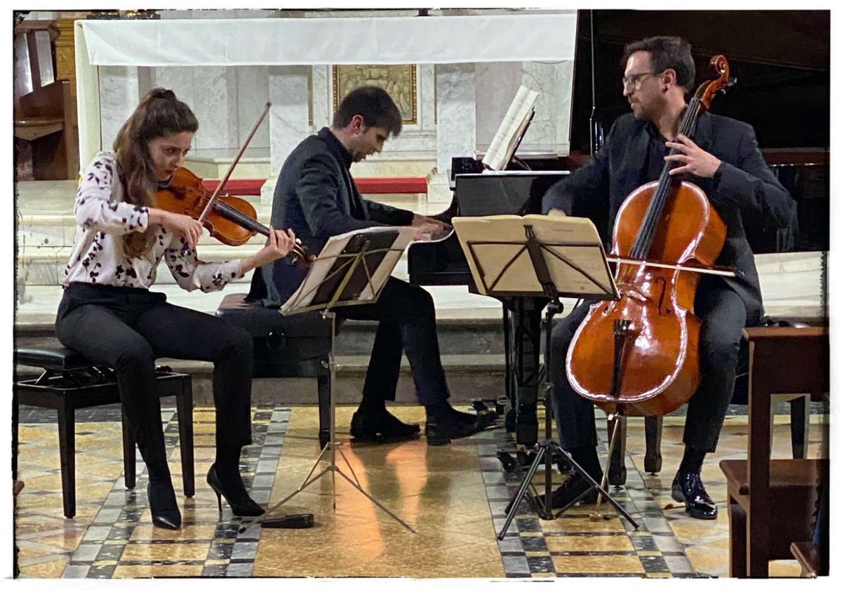 TempusTrio's tweet photo. Una bonica vetllada la d'ahir a #santfelipnerigracia Gràcies al públic assistent que ens va acompanyar amb la música de #haydn #fontyn #schubert #chambermusic #trio #tempustrio https://t.co/26TCPRM0Uj