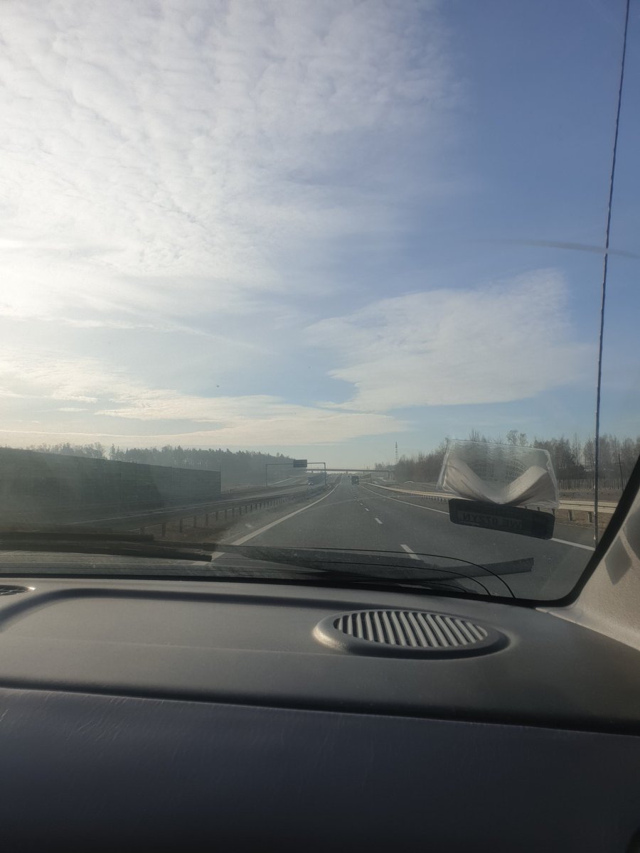 WislackaBrac's tweet photo. "Przyjdę do Ciebie Wisełko moja,
Przyjdę do Ciebie, gdy będziesz grać.
Aby oglądać zwycięstwa Twoje,
Aby podziwiać dziś Twoją grę..."
🔵⚪🔴 @WislaKrakowSA
#MAYCHDAY #WISLPO #WIERNOSC https://t.co/CNqxOC78Wf