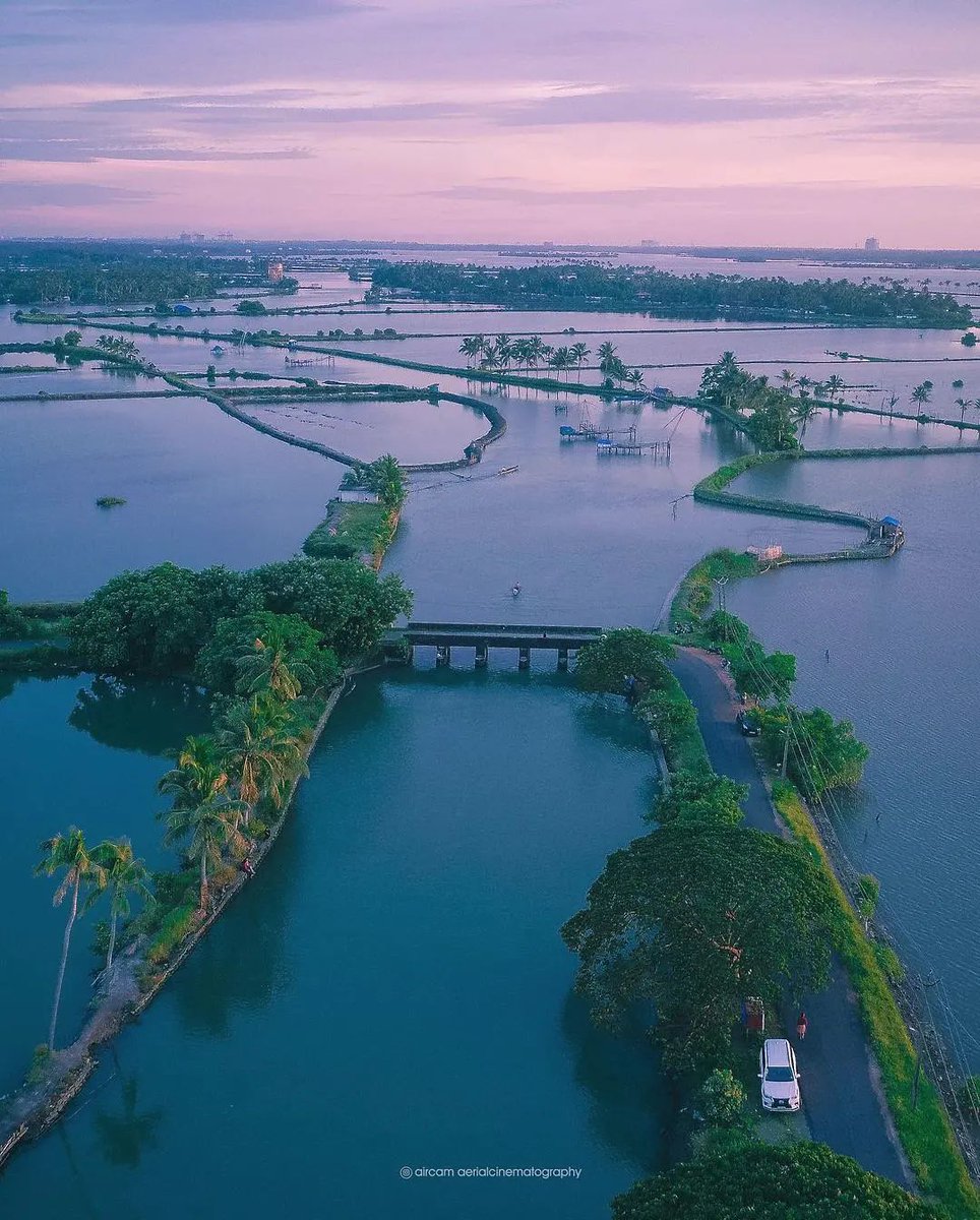 desi_thug1's tweet photo. Mystic backwaters in God's own country : Kadamakundy Island https://t.co/Ic198T1MYd