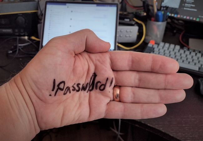 NCSC's tweet photo. Why your next password should be FerruleFibreglassSeaweed and the logic behind choosing three random words
https://t.co/mRL4TNhRhM https://t.co/6YcPltbFRE