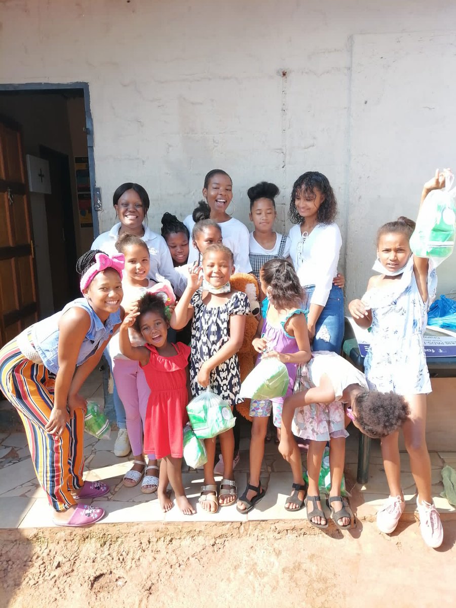 padsrus16's tweet photo. We ended our day at Ennerdale, invited by Ms Thelma who heard our interview on @Powerfm987 with @PabiMoloi and @Miss_Randy_, to give a Period Talk 🩸to the girls that she cares for.

Girls had a lot of Qs and we were to provide the As. 

#ChangingTheFlow
#EndPeriodPoverty https://t.co/Kp375jel45