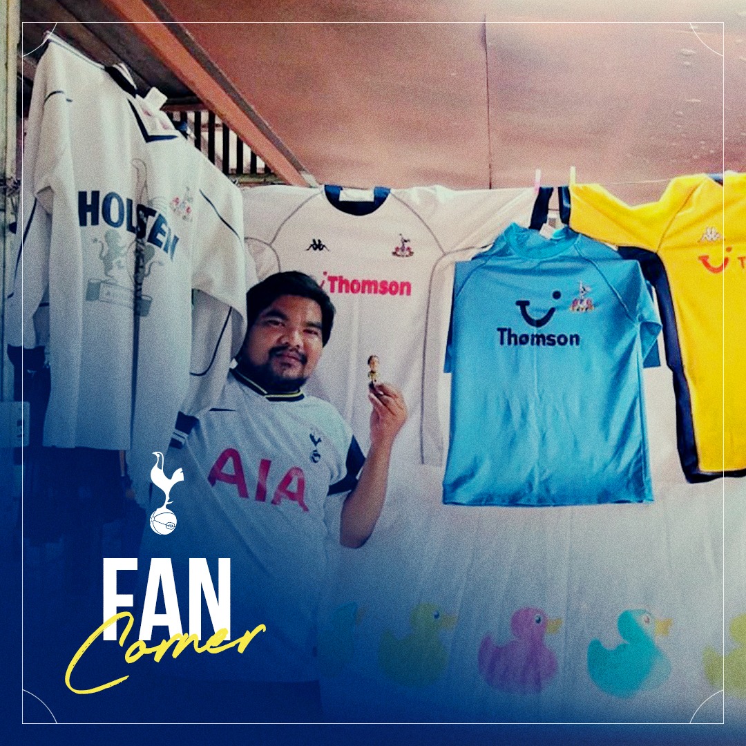 Spurs_THA's tweet photo. #FanCorner สัปดาห์นี้ ขอแนะนำให้รู้จักคุณ 'อิทธิพล เขียวชอุ่ม' 

เขาเผยว่า เริ่มเชียร์สเปอร์ส เพราะเห็น "เอียน วอล์คเกอร์" รับบอลพลาด 😅

หลังจากนั้นก็ตามให้กำลังใจวอล์คเกอร์ และไก่เดือยทองเรื่อยมา ✌️

#COYS #SpursTH https://t.co/nSs8k8lyIb