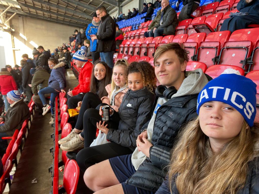 wigan_lfc's tweet photo. โฝ๏ธLast Saturday, for EFL womenโs weekend, our girls teams had a trip down to the DW stadium, to watch @LaticsOfficial vs @AFCWimbledon .
They all had a brilliant time! Lovely to see the girls bonding with each other.
#walfc๐๐ค https://t.co/8yZz5jzTkk