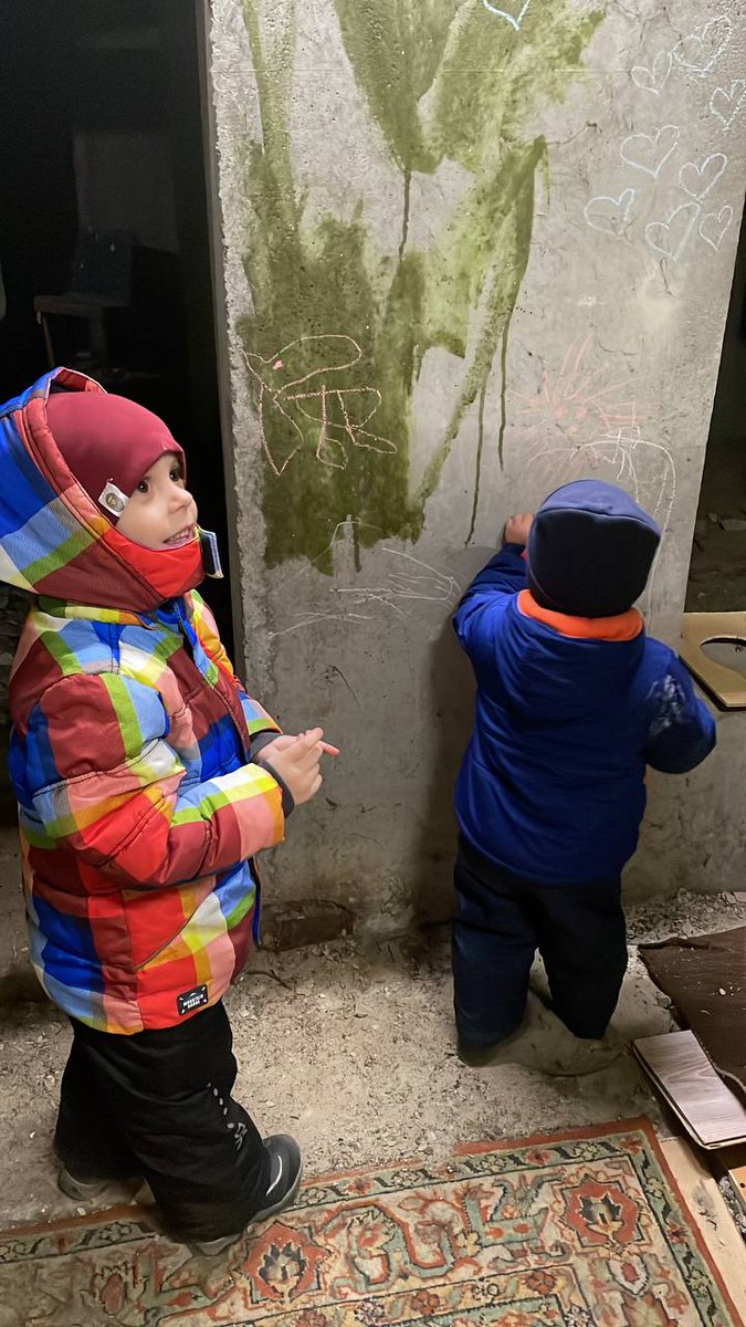 AlexKhrebet's tweet photo. Art is not a crime. Make art, not war.
Children in Kyiv bomb shelter. https://t.co/02pZHTpDPe