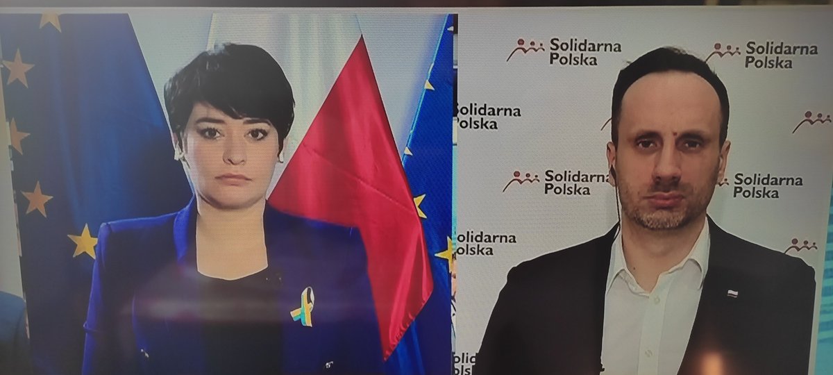 gregor_konop's tweet photo. Tymczasem w TVPinfo zebrała się intelektualna elita kraju. https://t.co/40d6gCEgao