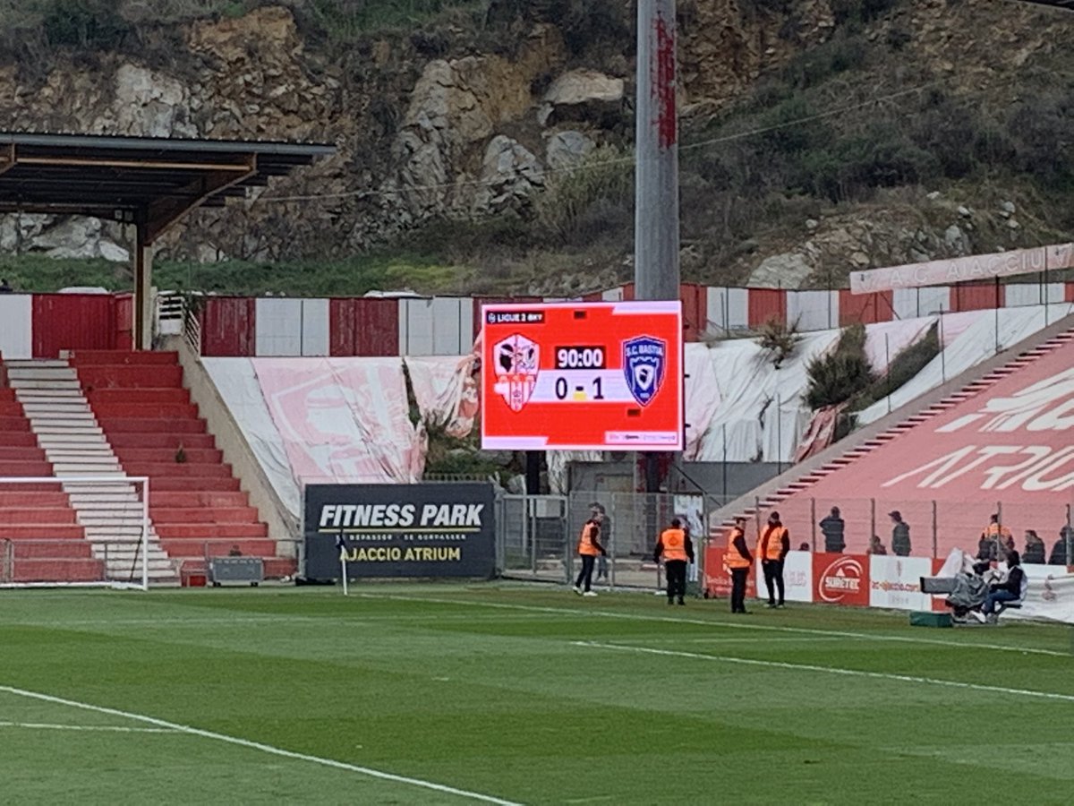 MaillardEric8's tweet photo. MON 1ER CORSICO! #ACASCB #ajacciu meconaissable la! Mais un grand #bastia !! Hé Bastia cest la #mentalita #corsica voir rital, avec ce catenaccio la, GIUDI c était Cannavaro rfa italie 2006, il sautait pas le gars il volait, dommage les #violenza malgré mes appels au calme #forza https://t.co/xBUombCn2D
