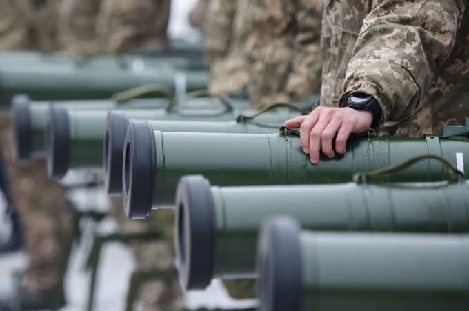 jcokechukwu's tweet photo. After approving about $13 billion in military and other aids to Ukraine, Biden has cleared the urgent shipment of over $200 million worth of lethal weapons to Ukraine. Russia has said that any vehicle moving weapons into Ukraine will be a target. All eyes on Poland. #theTrigger https://t.co/wjTR57FydF