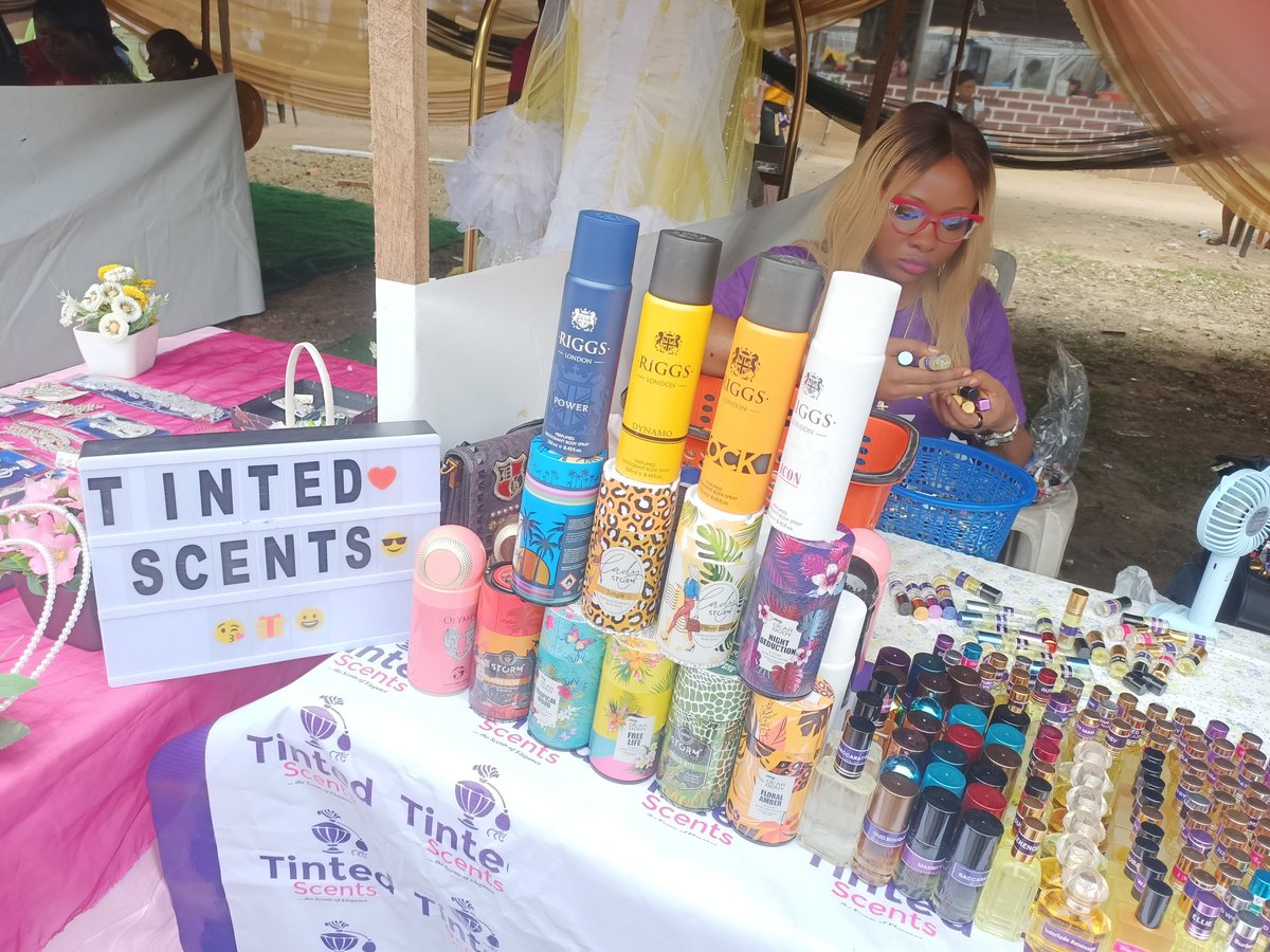 tintedscents's tweet photo. Event Bang was a success. Thanks for coming through for your girl, I'm so fulfilled. Thank you, thank you thank you 🙏🙏🙏. If Tinted Scents isn't your perfume plug, then you're wrong
#AkwaIbomTwitter #eventbang #oilperfumeuyo #longlastingoilperfume https://t.co/Emdml6F5FW