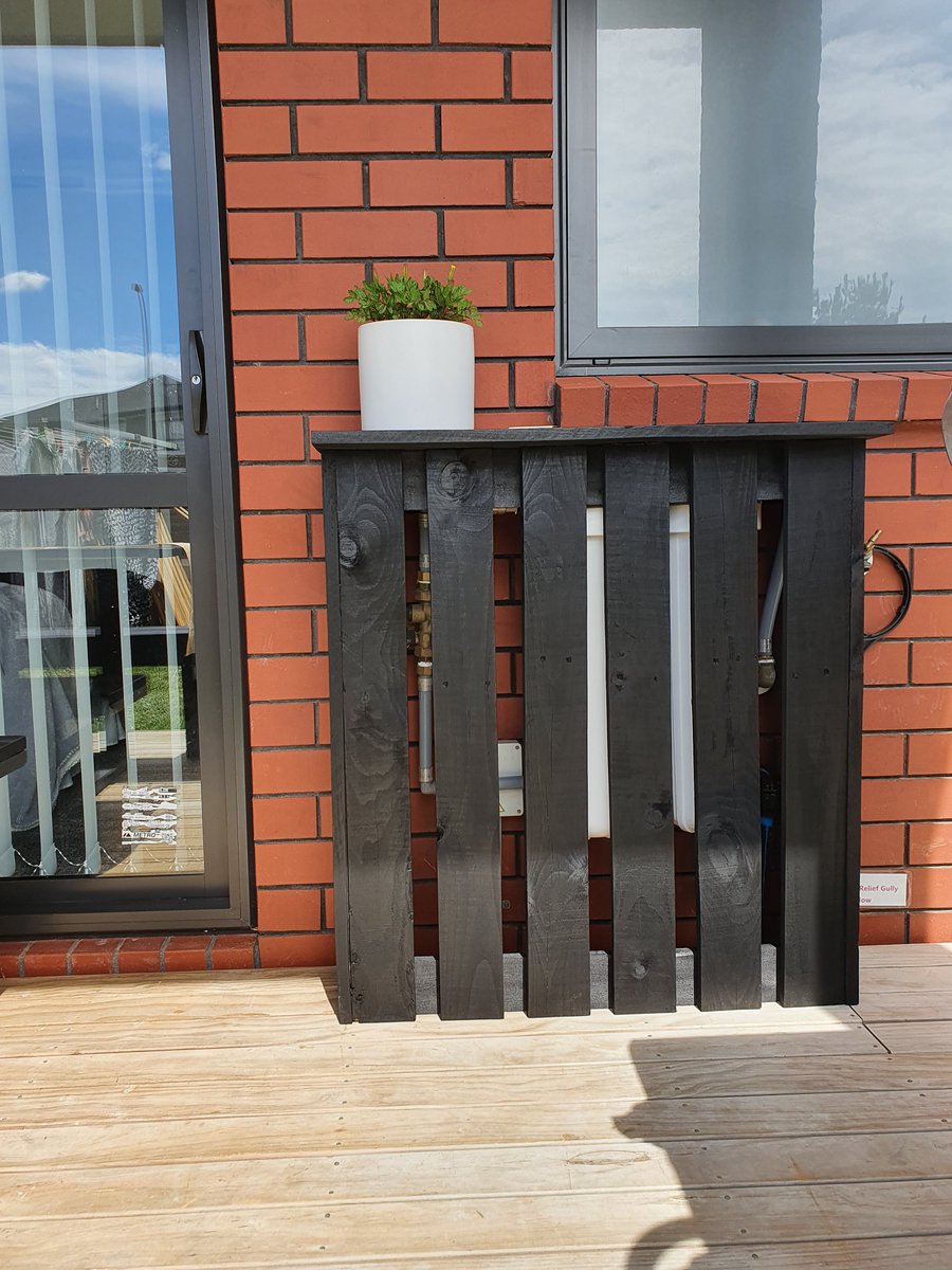 kate_overend's tweet image. Latest project completed.
#palletwood #recycleandreuse 
Water purification system cover/BBQ side table.