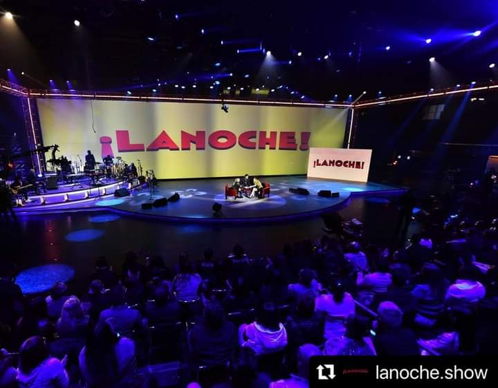 Wow!!!!! #lanoche <a href="/Televisa/">Televisa</a> <a href="/Canal_Estrellas/">Las Estrellas</a> <a href="/DanielReneMusic/">Daniel Rene Music</a> 
👏👏👏👏
