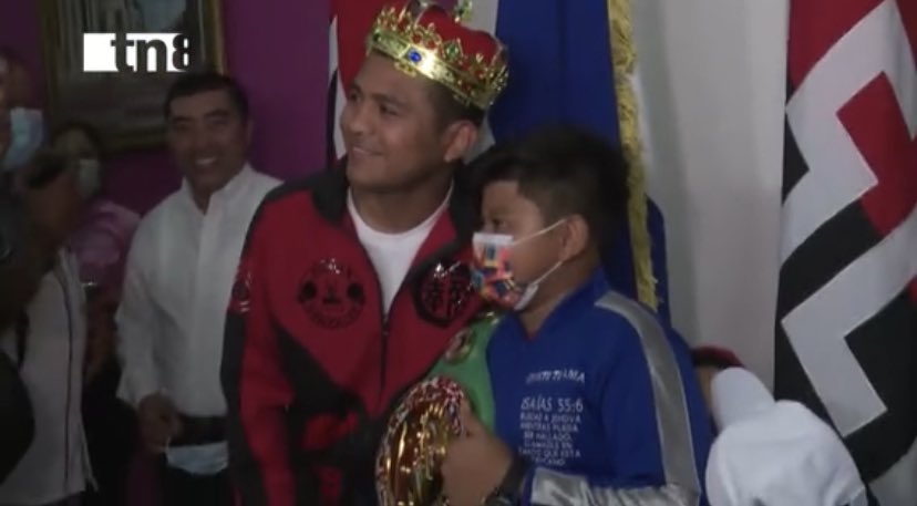 Byronsaavedra's tweet photo. 🍫 CHOCOLATITO de regreso en Nicaragua 🇳🇮 

“Ha sido una de las peleas más fáciles de mi carrera. Mi entrenador me mandó a disfrutar la pelea y eso fue lo que hice. Tenía muchas condiciones físicas, lo sentí como un guanteo”.

@laprensa @chocolatitobox #Nicaragua @EddieHearn https://t.co/2PuRQWOw9L
