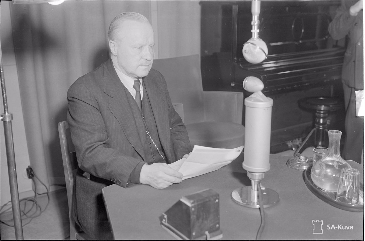 🇫🇮 Tällä päivämäärällä 82 vuotta sitten päättyi #talvisota. Sodan päätös toi suomalaisille helpotusta mutta myös surua menetyksistä. Talvisodan hengen ja ihmeen ansiosta nautimme tänäänkin itsenäisyydestä. Kunnia sotiemme veteraaneille, lotille ja kotirintamalle! #puolustusvoimat