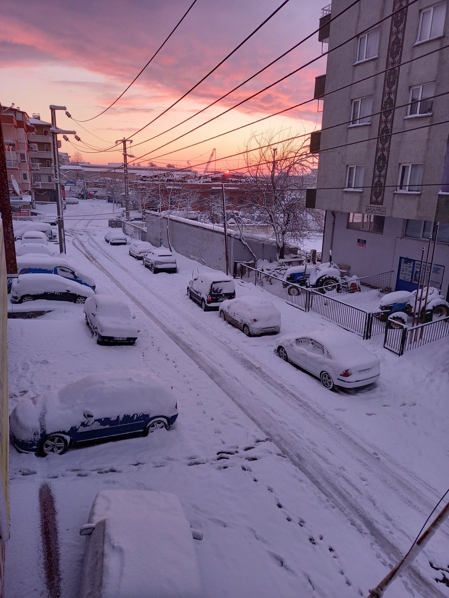 keskin_615441's tweet photo. Karlı ve soğuk bir GEBZE NİN sabahından ümmeti muhammede selamlar iyi pazarlar allahın rahmeti ve bereketti üzerinize olsun inşallah selamlar https://t.co/5458LeXQAy