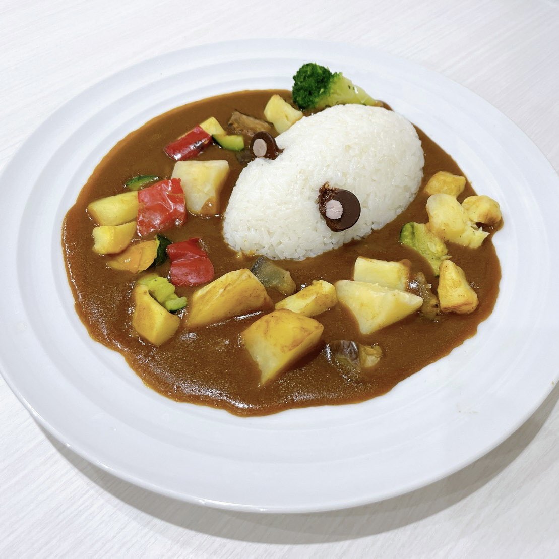 フルーツバスケット コラボレーションカフェ フルーツバスケット カフェメニュー 由希のねずみカレーライス ねずみ型のごはんがかわいい 由希の具沢山カレーです 公式サイトはこちら T Co Mdhhlnmfnx 後半期間 3 29 火 まで