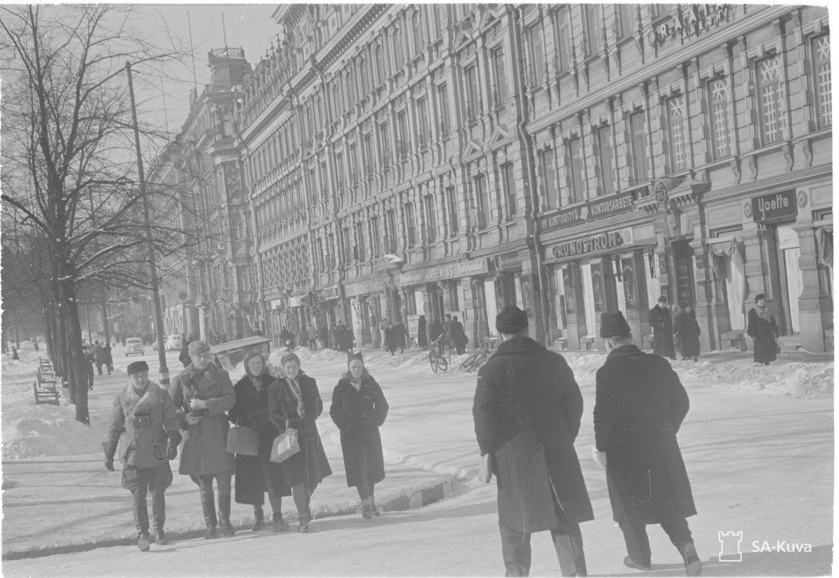 Puolustusvoimat's tweet photo. 🇫🇮 Den här dagen, för 82 år sedan, slutade #vinterkriget. Krigsslutet gav finländarna lättnader, men också sorg över förlusterna. Tack vare vinterkrigets anda och mirakel njuter vi av vår självständighet i dag. Ära till krigsveteranerna, lottorna och hemmafronten! #försvarsmakten https://t.co/uWN8sw8Gvu
