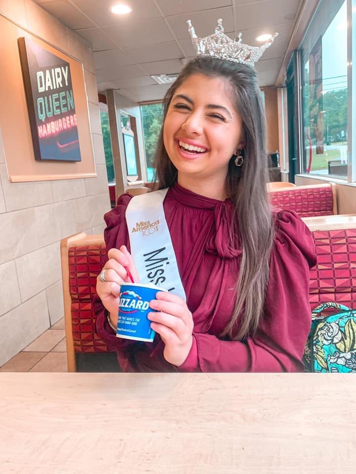 HannaJilian's tweet photo. Always a joy to participate in Miracle Treat Day!
Buy a blizzard and help raise money for Children’s Miracle Network Hospitals
💛❤️💙
#cmnh #missamerica #mao #missga #missgeorgia https://t.co/ouL9wSvx4o