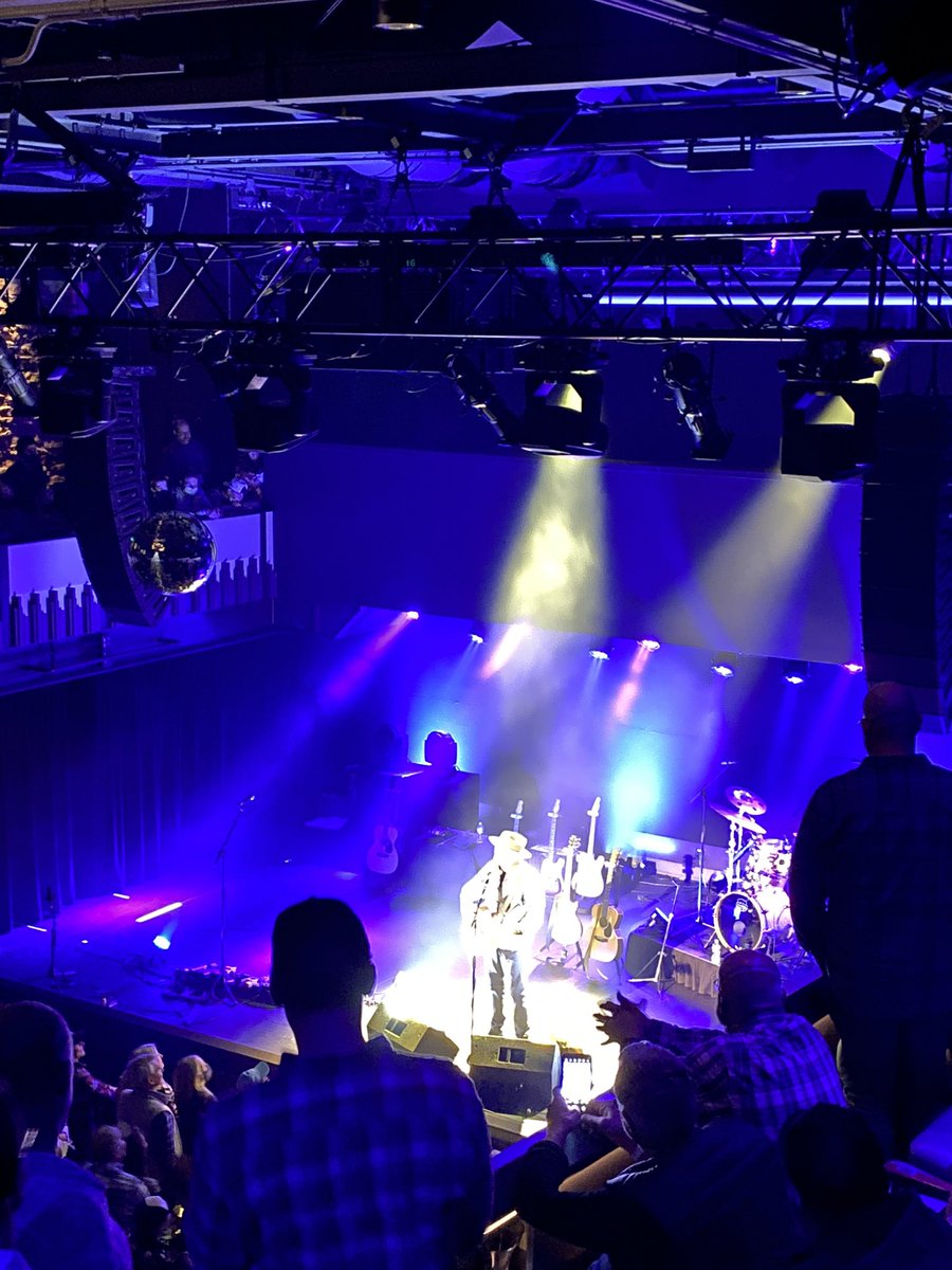 Amazing night listening to the best story teller there ever was REK <a href="/robertearlkeen/">Robert Earl Keen</a> at <a href="/WashingtonsFoCo/">Washington's FoCo</a> @Jeffcrosbymusic